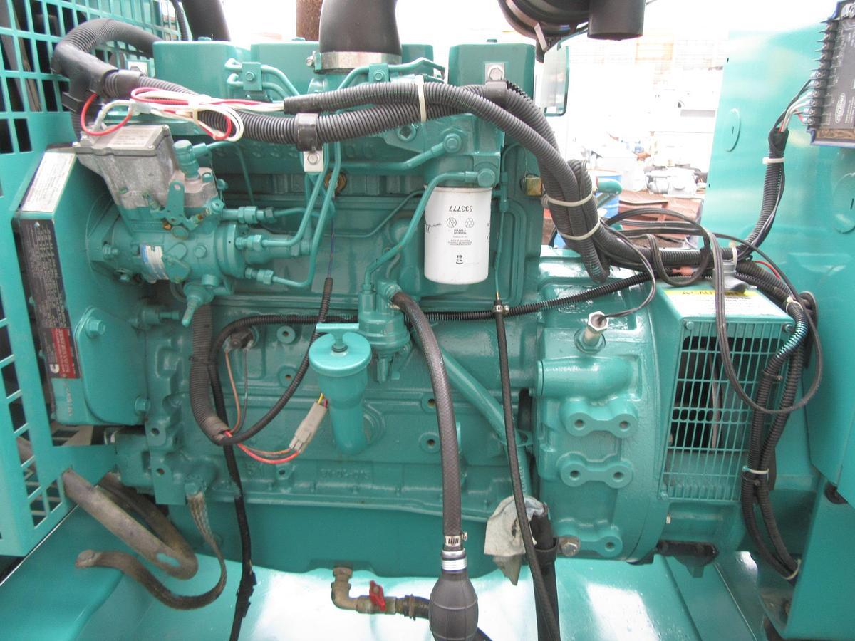 Used 35 KW DIESEL GENERATOR CUMMINS 120/240V B3.9-G2 RECONNECTABLE VIDEO WE SHIP
