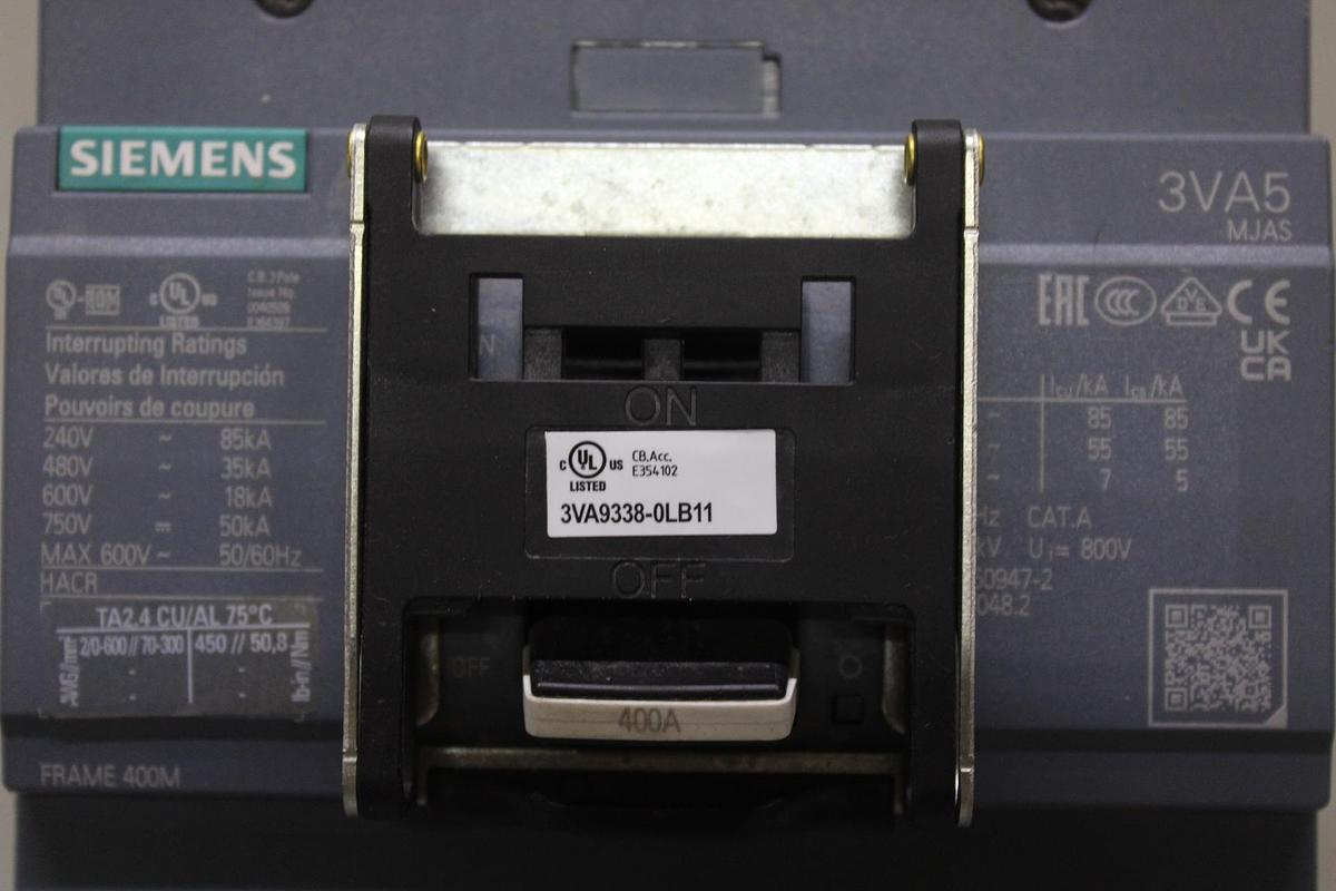 SIEMENS CIRCUIT BREAKER 3VA4130-4ED34-0AA0 30 AMP 600 VAC 3-POLE