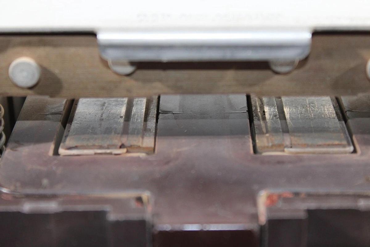 Used CUTLER HAMMER CONTACTOR C832LN1 350 AMP 600 VOLT 3-PHASE COIL: 120V **WARRANTY**