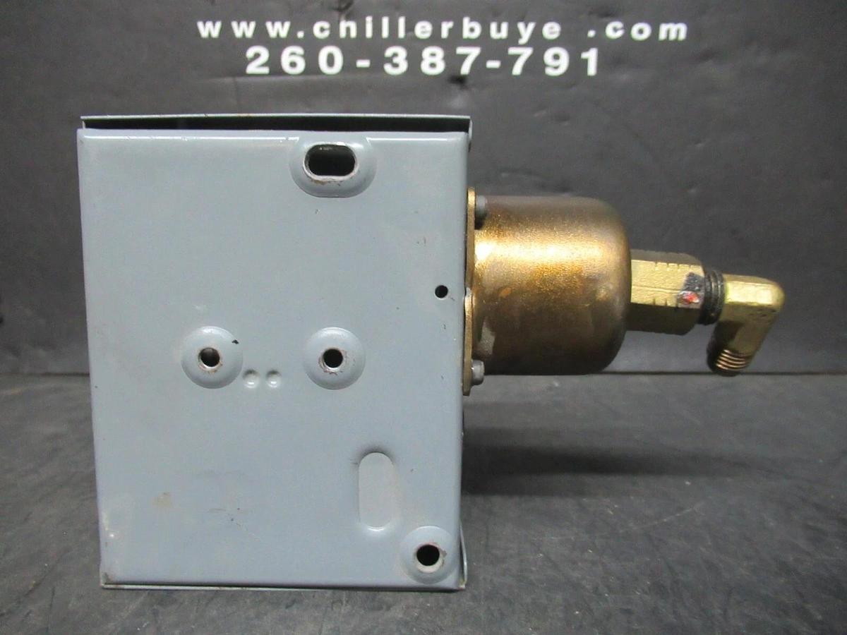 Used JOHNSON CONTROLS PRESSURE CONTROL P70EA-7 240 VAC 16 AMP **WARRANTY**