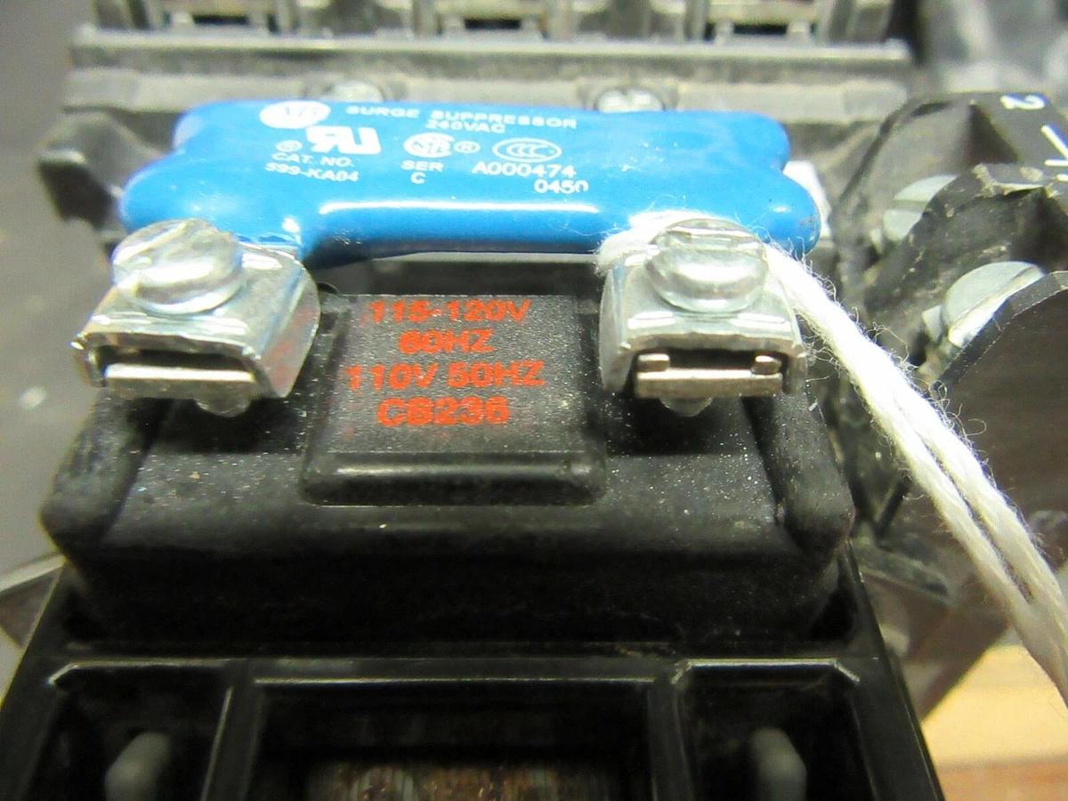 Used ALLEN BRADLEY CONTACTOR 500F-BOD930 SER. C NEMA: 1 10 HP 600 VAC COIL: 120 VAC