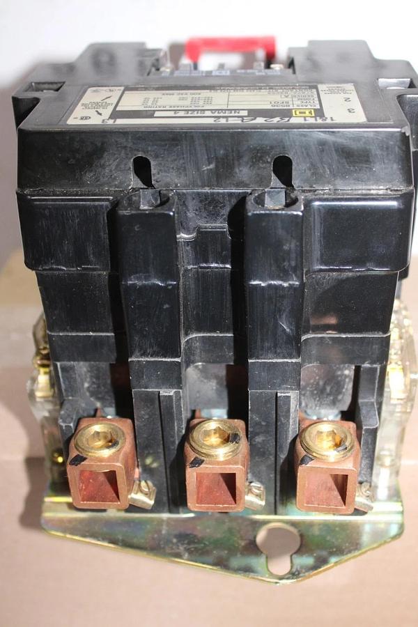 Used SQUARE D NEMA STARTER 8536SF01 NEMA 4 600 VAC 3-POLE 100 HP COIL: 120V
