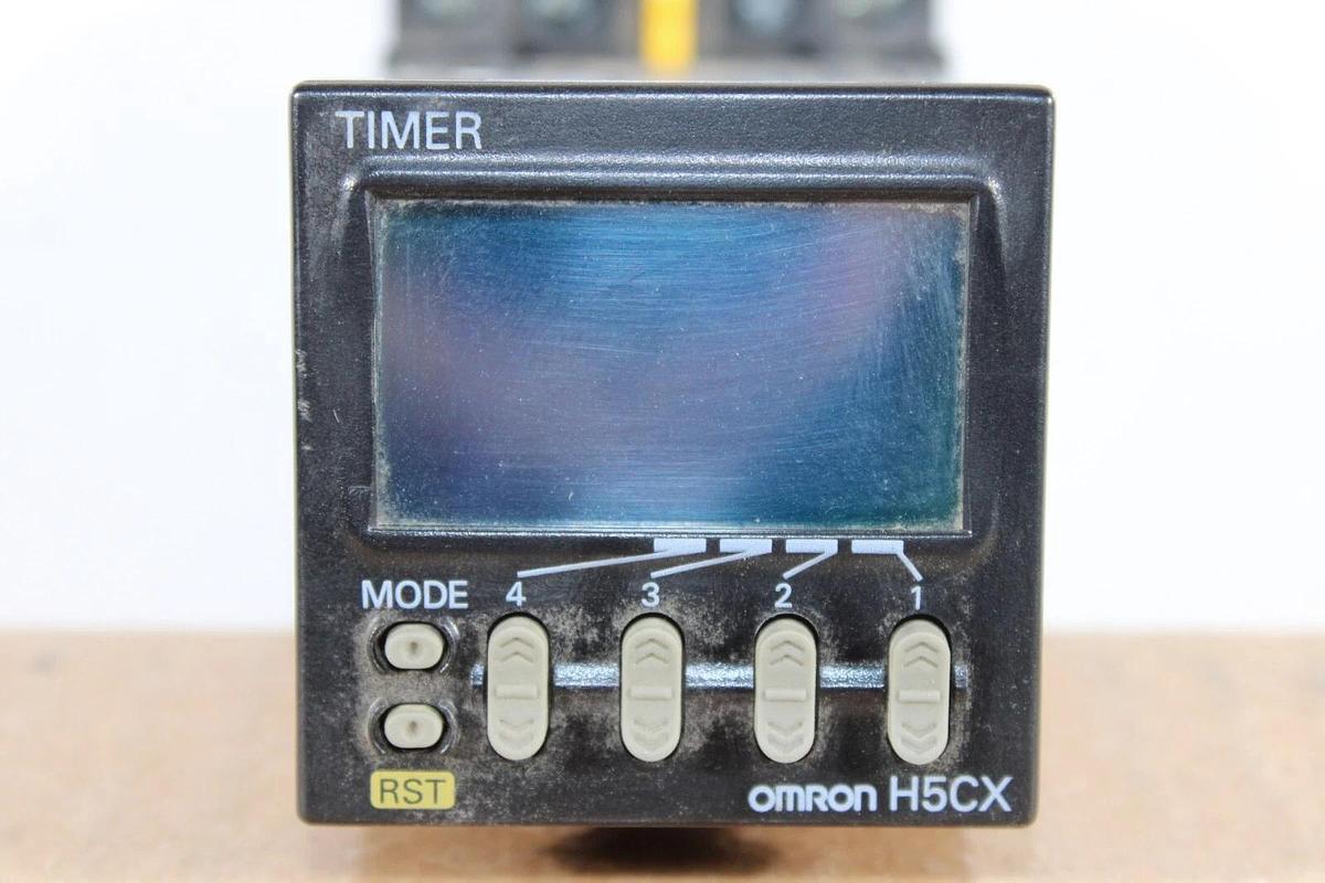 Used OMRON PROGRAMMABLE TIMER H5CX-A11-N 0.001 SECONDS TO 9999 HOURS 240 VAC 5 AMP