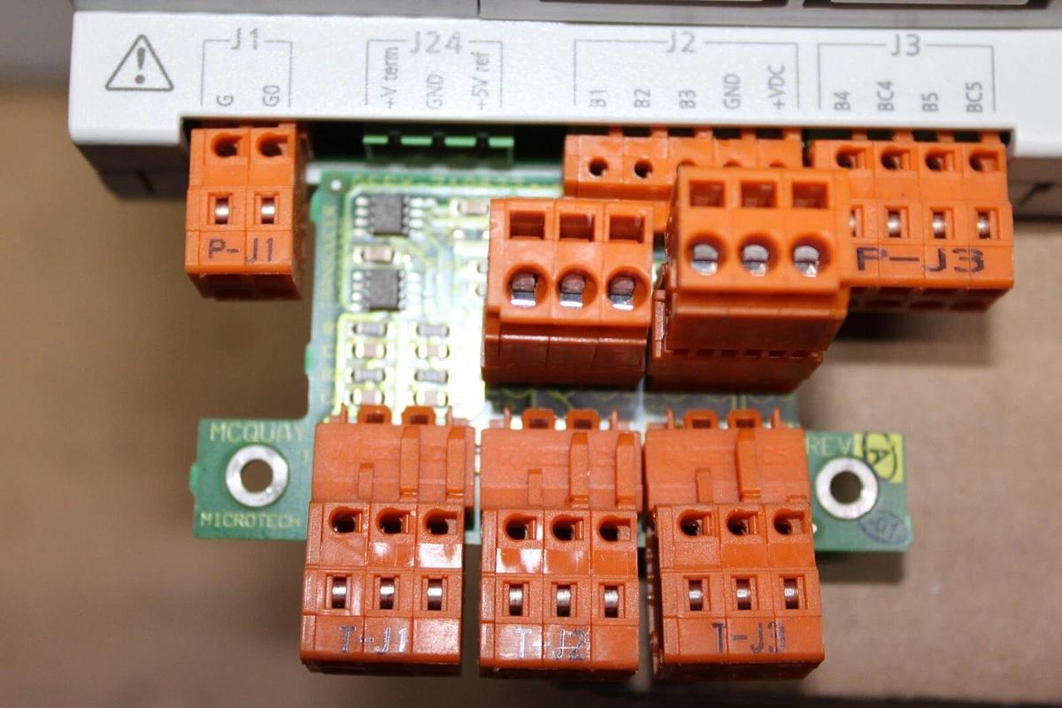 Used DAIKIN CAREL MICROTECH II CHILLER CONTROLLER PCO3DK2BL0 REV. 2.230