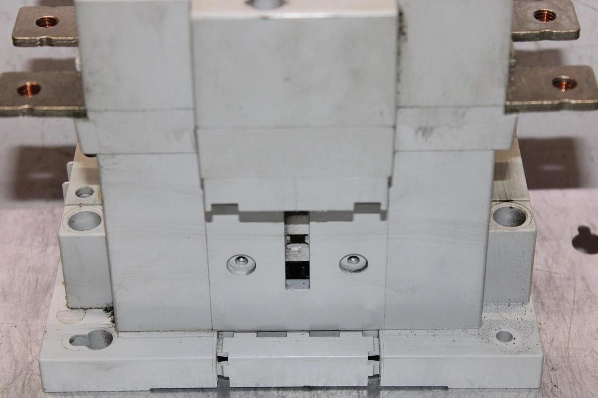 Used ALLEN BRADLEY CONTACTOR 100-D140 200 AMP 600 VAC 3-POLE 125 HP *WARRANTY*