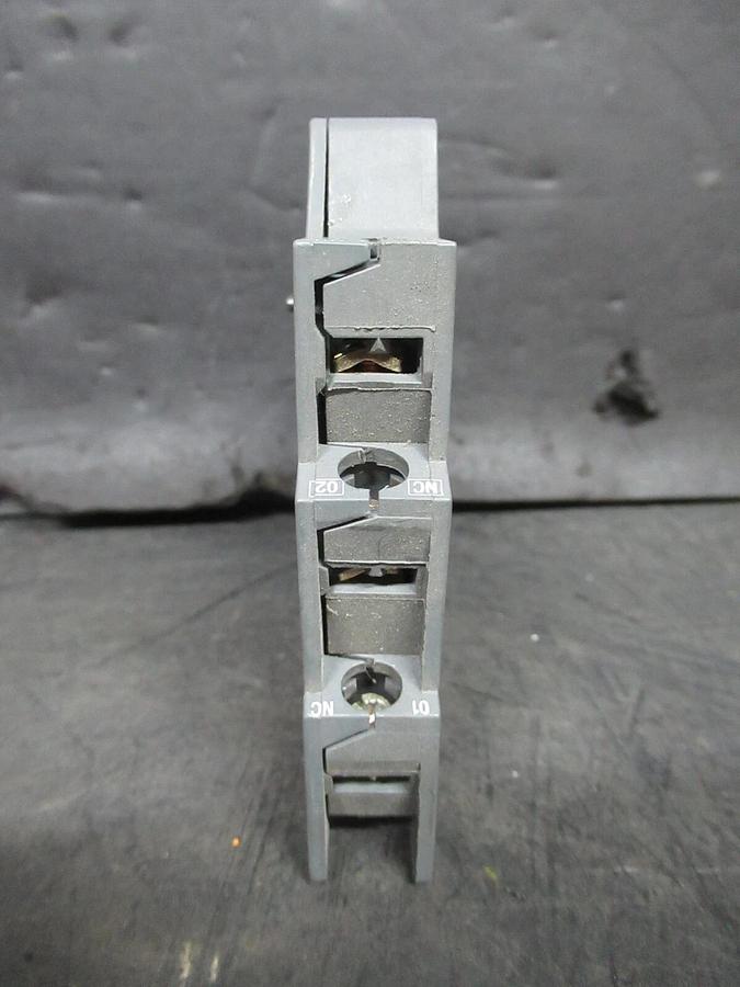 Used ABB MECHANICAL INTERLOCK / AUXILLIARY CONTACT VE5-2 600 VOLT 16 AMP A600