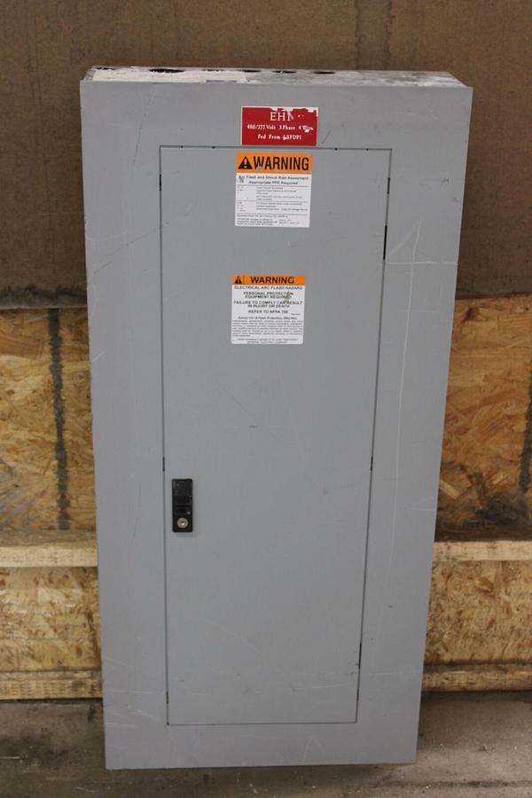 Used GENERAL ELECTRIC SERVICE PANELBOARD AB43B 125 AMP 480Y/277V 3-PHASE NEMA 1
