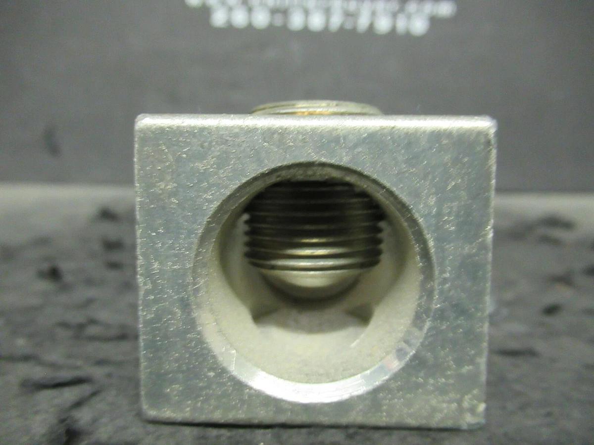 Used 3 QTY CMC LA-600-2N 1 SINGLE BARREL MECHANICAL CONNECTOR LUGS TAP 600 KCMIL - 2