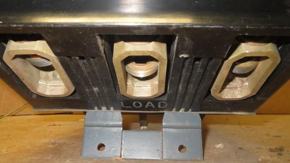 Used 800 AMP GE BREAKER 600 VOLT W/ 600 AMP SHUNT TRIP TKM836F000 **WARRANTY!**