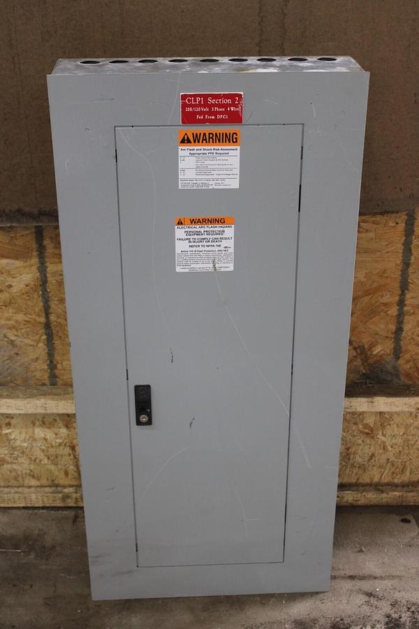 Used GENERAL ELECTRIC SERVICE PANELBOARD AB43B 225 AMP 208Y/120V 3-PHASE NEMA 1
