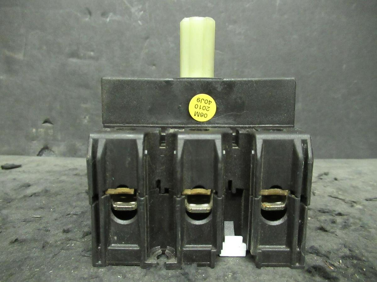 Used KLOCKNER MOELLER 60 AMP TWIST PANEL DISCONNECT SWITCH P3-63 40 HP @ 460 VAC 3 PH