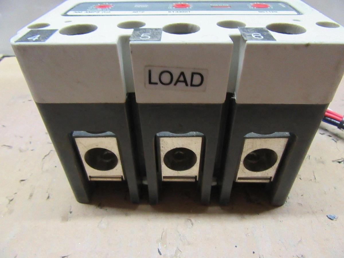 Used CUTLER HAMMER DC CIRCUIT BREAKER HKDDC3400F 400A 600 VDC 3-POLE W/ AUX & SHUNT