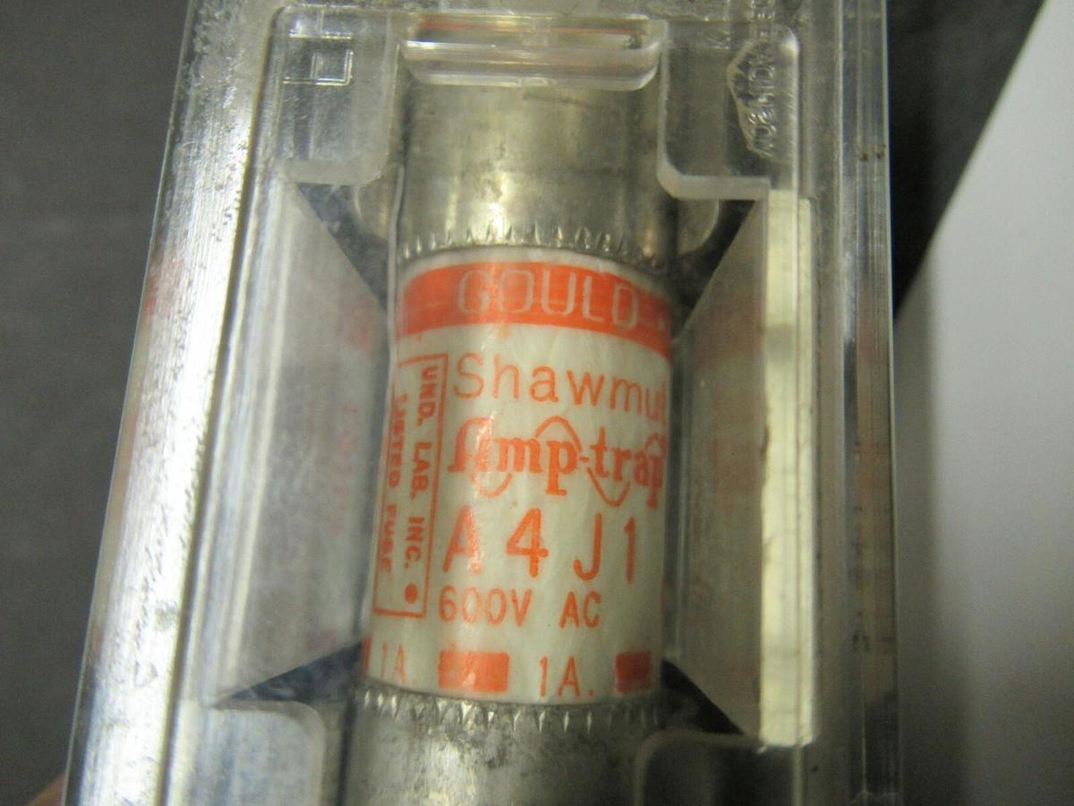 Used YOSHIDA FUSE HOLDER FHU-32 600 VOLT 30 AMP CLASS J FUSES W/ A4J1 FUSES