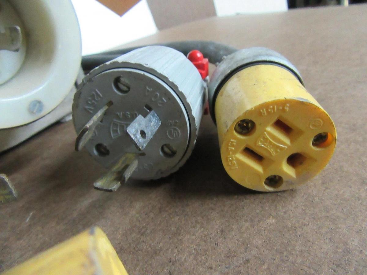 Used CIRCLE - D HEAVY DUTY ALUMINUM 120 V 3 W TWIST - LOCK ELECTRICAL CORD SPLITTER