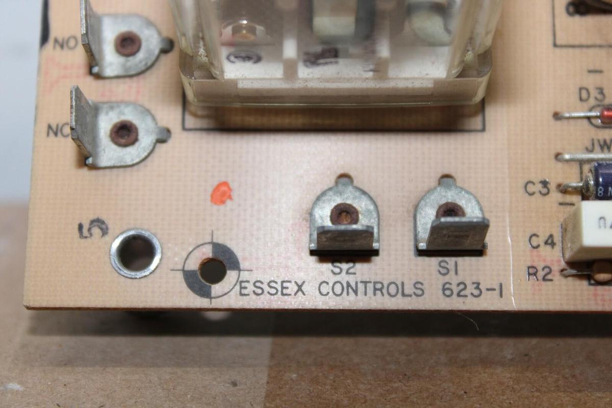 Used CARRIER ESSEX REPLACEMENT RELAY CIRCUIT BOARD HN65KZ027 623-1 **WARRANTY**