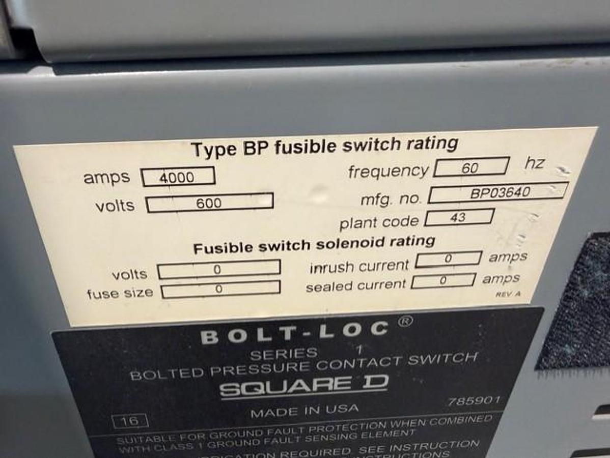 Used SQUARE D 4000 AMP SWITCH GEAR MAIN & 2 SECTIONS OF DISTRIBUTION 480 VOLT BP03640