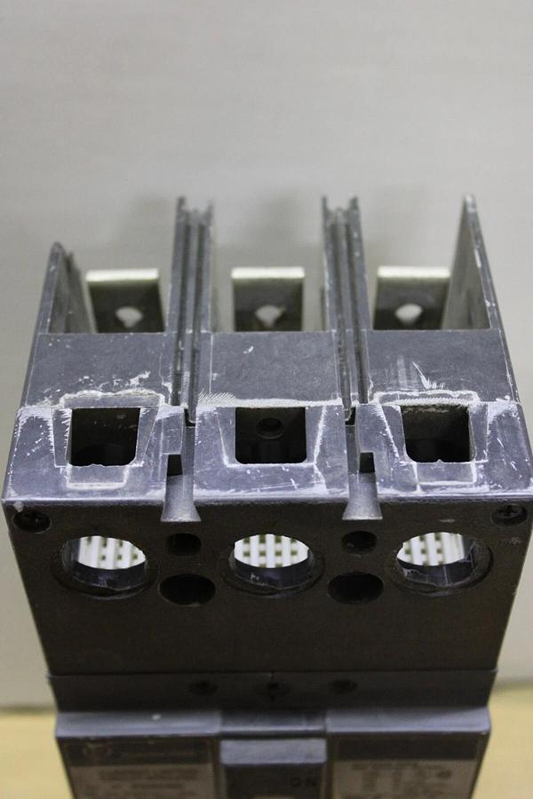 Used GE HI-BREAK CIRCUIT BREAKER SFHA36AT0250 225 AMP TRIP 600 VAC 3-POLE