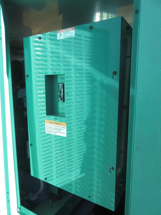 Used 50 KW DIESEL GENERATOR CUMMINS 120/240V B3.9-G4 ENCLOSED RECONNECTABLE VIDEO