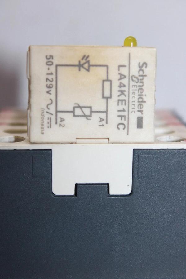 Used SCHNEIDER CONTACTOR CA2KN-40G7 600 VAC 10 AMP COIL: 120 VOLT *WARRANTY*