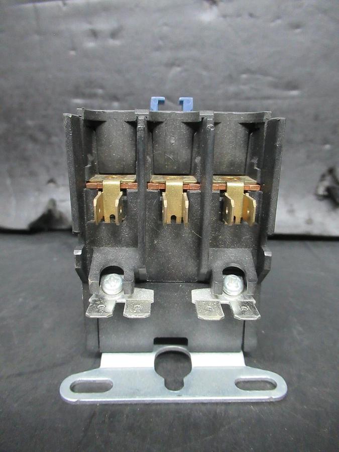 Used HOMER CONTACTOR XMC0-403-FBBC00F012 HN53CD115 600 VAC 40 AMP COIL: 110/120 VOLT