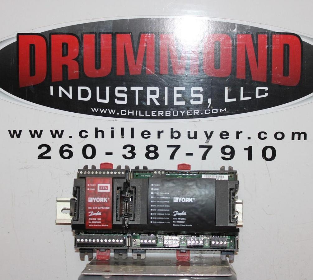Used YORK DANFOSS VALVE INTERFACE / STEPPER MODULE 031-02742-000 AK2-XM-208A