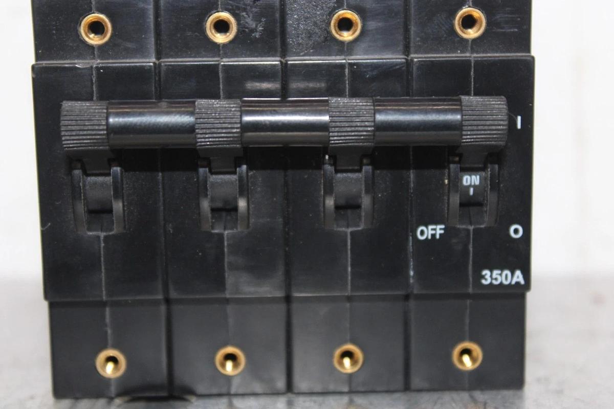 Used CBI CIRCUIT BREAKER D2AKXA0575 4-POLE 80 VDC 350 AMP 437.5 AMP TRIP D-2AAMX4NASX