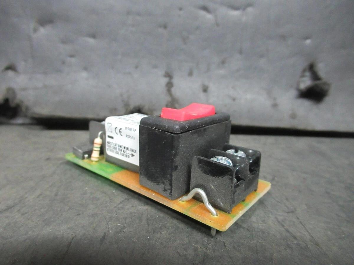 Used FUNCTIONAL DEVICES RIBMN24S TRACK MOUNT CONTROL RELAY 15 AMP 24 VAC/VDC