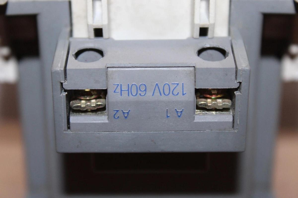 Used BENSHAW MAGNETIC CONTACTOR RSC-50 600 VAC 70 AMP 30 HP COIL: 120 VAC