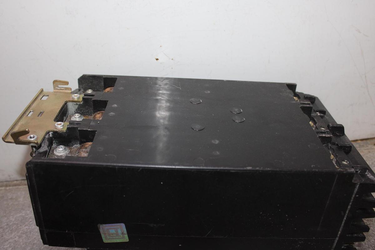 Used SQUARE D I-LINE CIRCUIT BREAKER KA36200 200 AMP 600 VAC 3-POLE