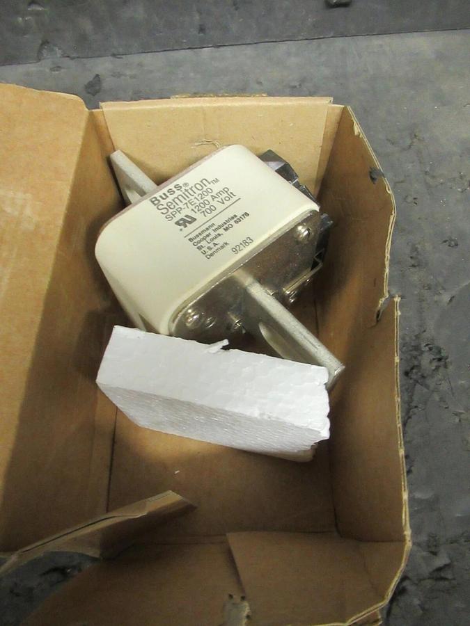 (1 ea) NEW IN BOX BUSS SEMITRON SPP-7E1200 1200 AMP 700 V FUSE BUSSMANN COOPER