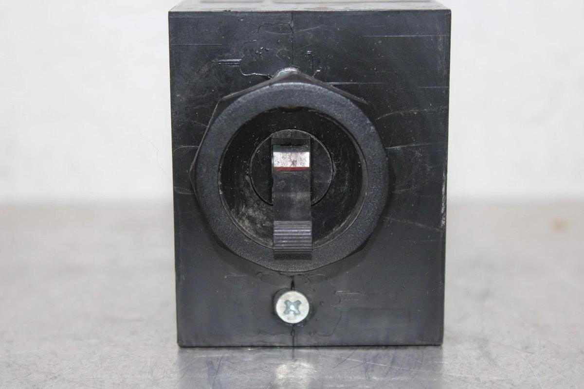 Used LOT OF 3 INSTRUMENT TRANSFORMERS TRIP SENSOR RELAY GFM253