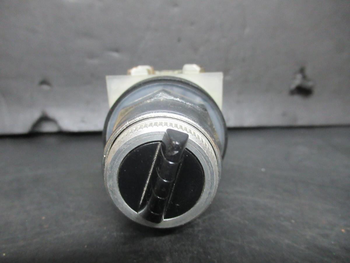 Used SQUARE D I/O SWITCH CONTACT BLOCK 9001-KA-1 SER. G 600 VAC 1.1 AMP **WARRANTY**