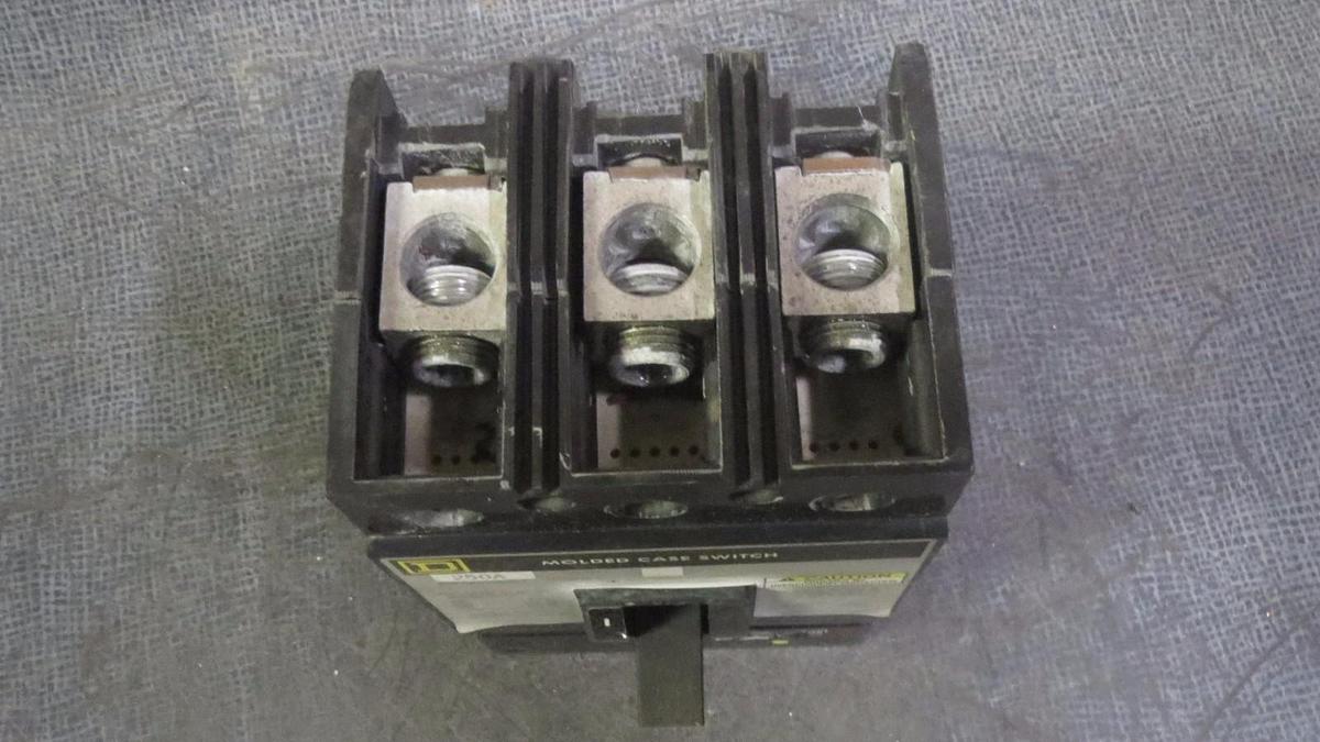 Used SQUARE D MOLDED CASE SWITCH 250 AMP 600 VAC 3 POLE CAT# KHP36000MMT