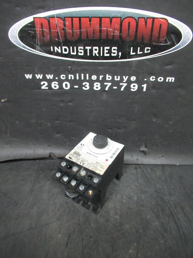 Used EAGLE SIGNAL TIME DELAY RELAY BRE9A6 0-30 MINUTES 120 VAC 10 AMP 1/4 HP