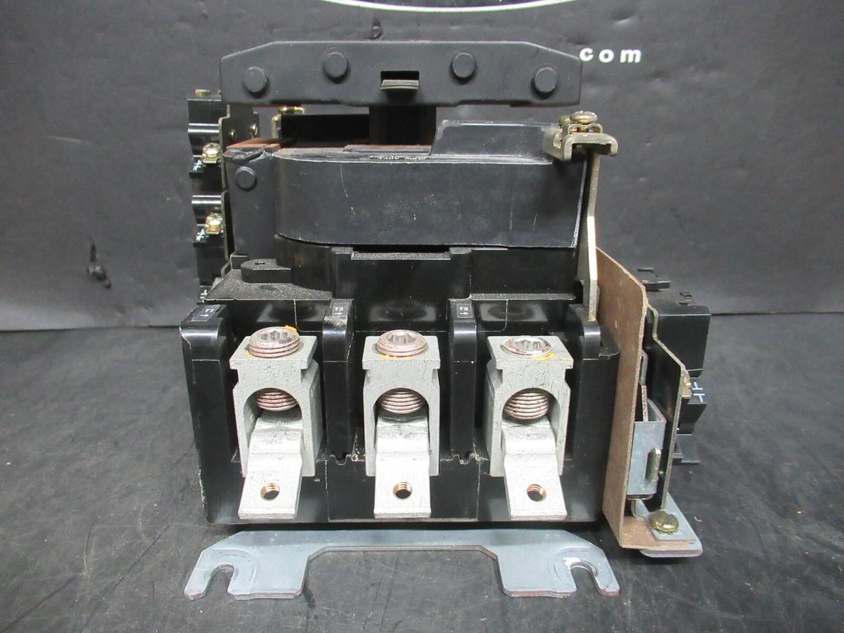 Used GE CONTACTOR CR305E0**AALH NEMA SIZE 3 600 VAC 100 AMP 50 HP 480 VOLT COIL