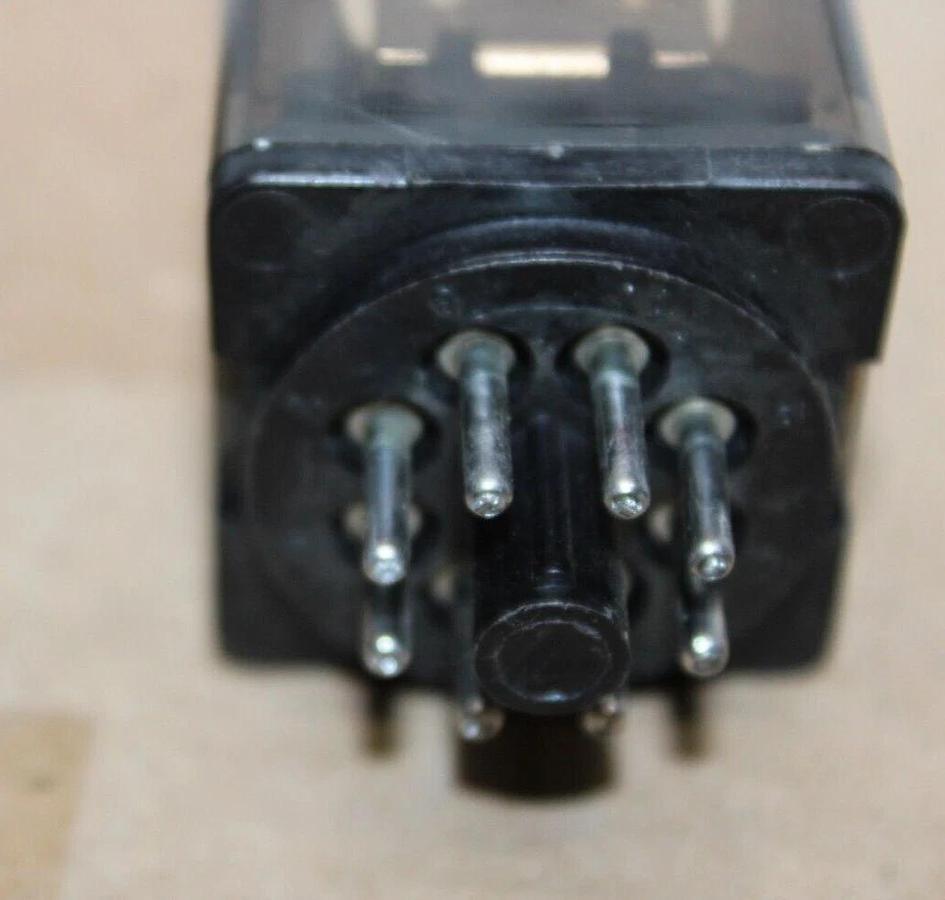 Used LOT OF 2 SCHRACK RELAY RL200024 CAD11D10/024 24 VDC 120/240 VAC 10 AMP