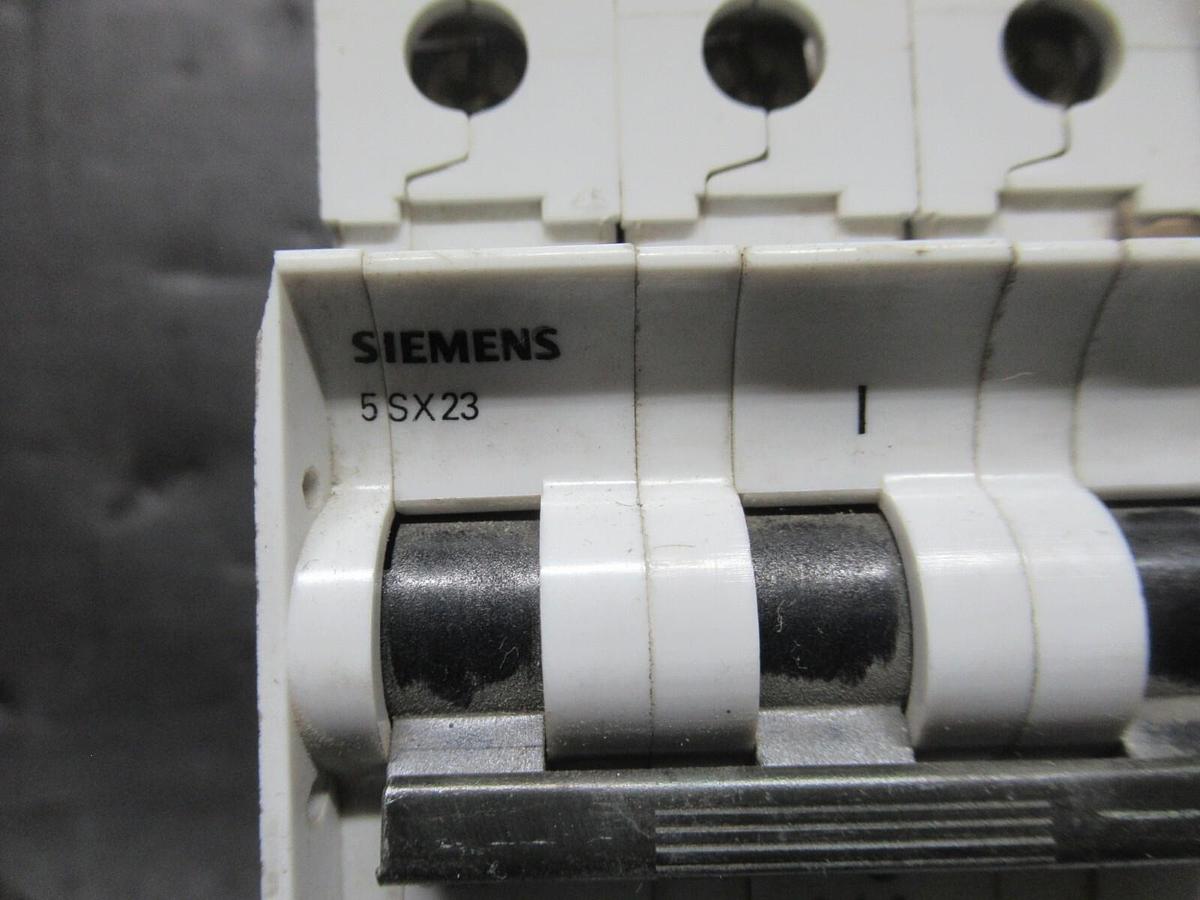 Used SIEMENS CIRCUIT BREAKER 5SX23 C20 20 AMP 480 VAC 3-POLE W/ 5SX9100 AUXILLIARY