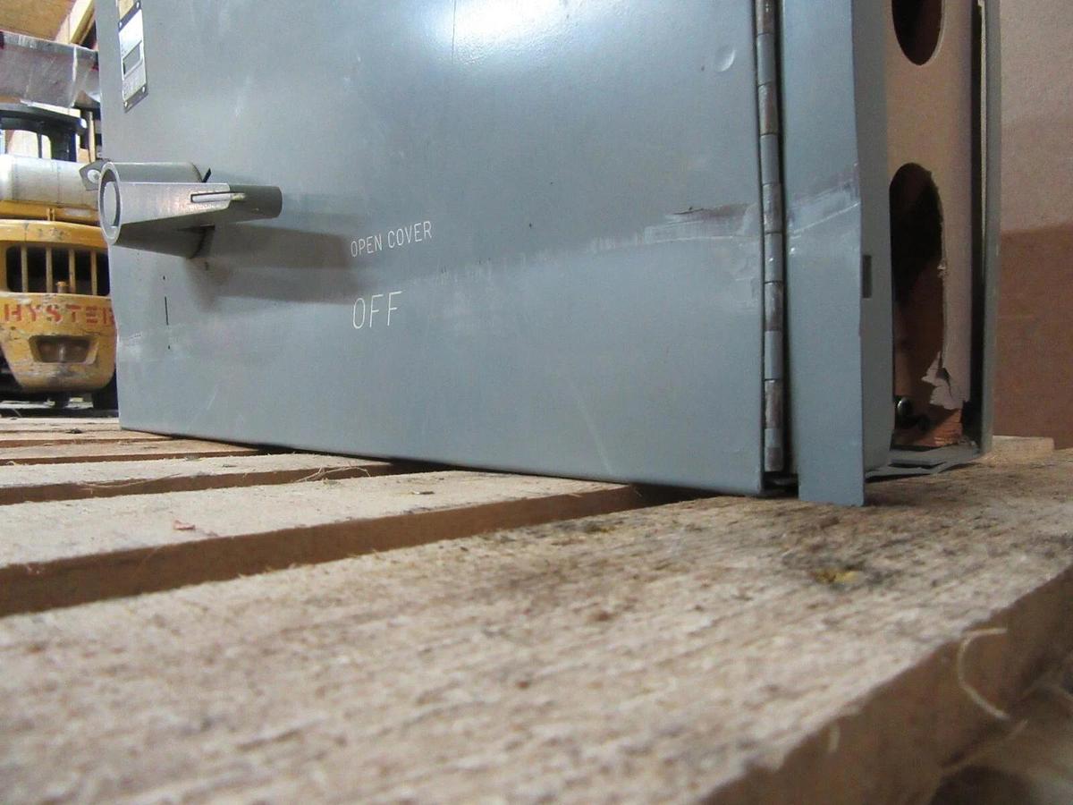 Used WETINGHOUSE FUSE PANELBOARD SWITCH FDP365R 400 AMP 600 VAC 350 HP 3-POLE