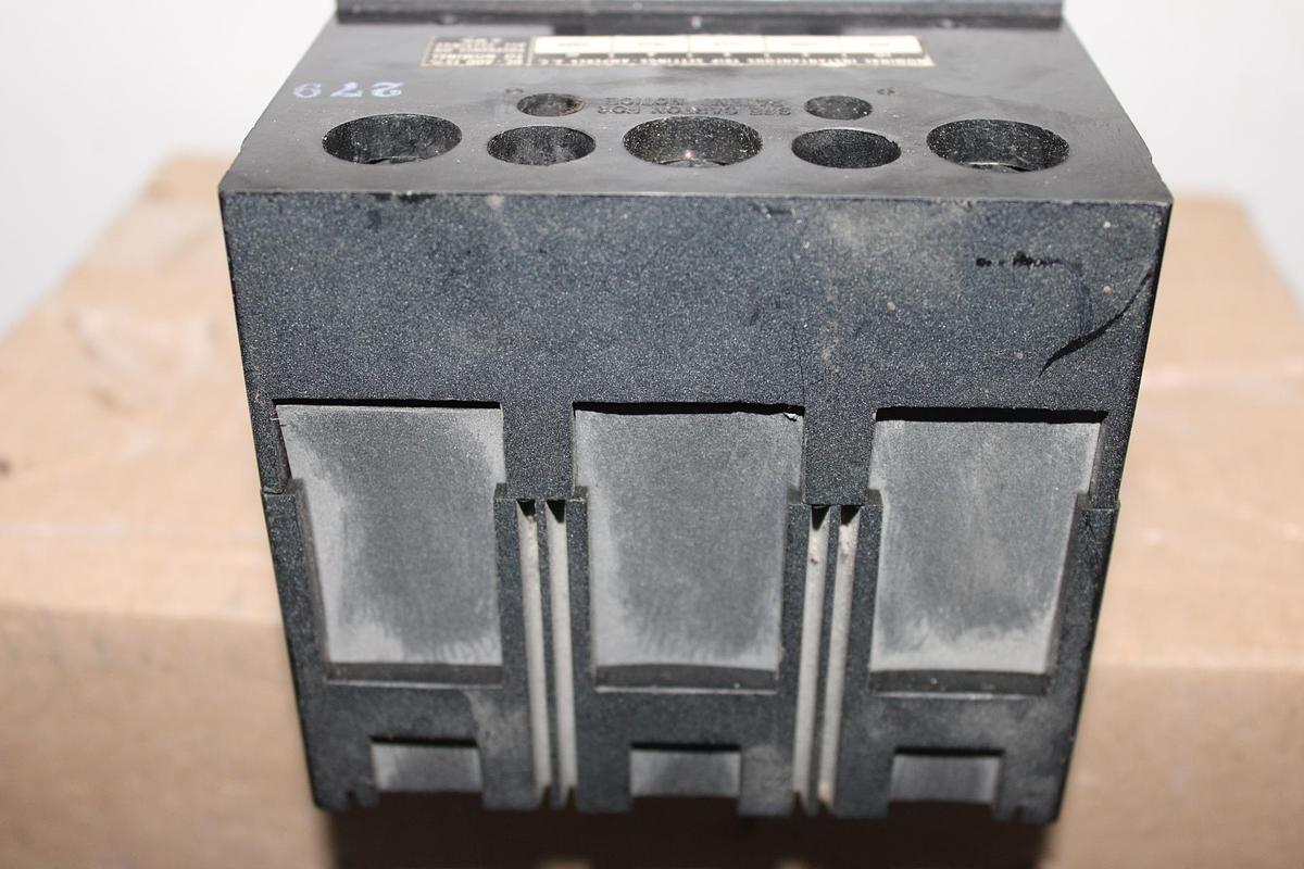 Used GENERAL ELECTRIC CIRCUIT BREAKER TKM836F000 800A FRAME 700A TRIP 600 VAC 3-POLE