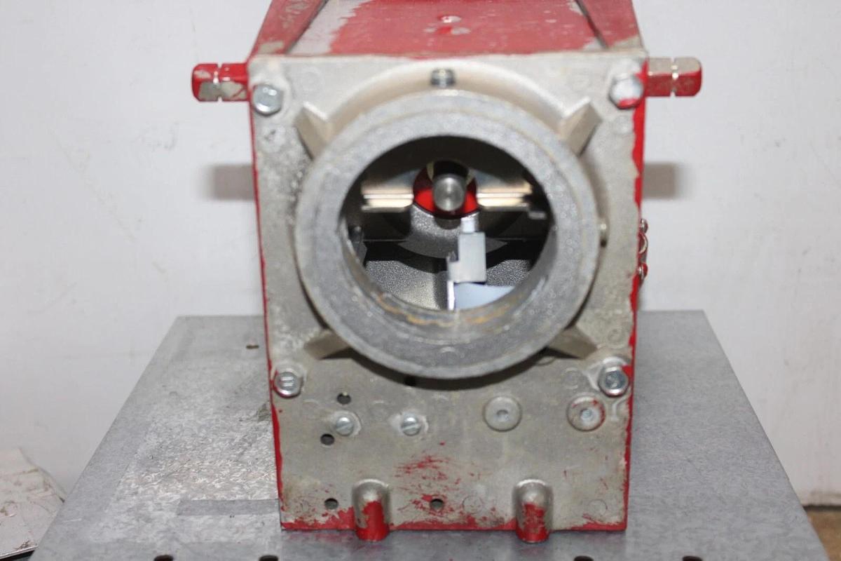 Used HONEYWELL ACTUATOR FLUID POWER GAS VALVE V4055-1098-3 110/120 VOLT 1.57 AMP