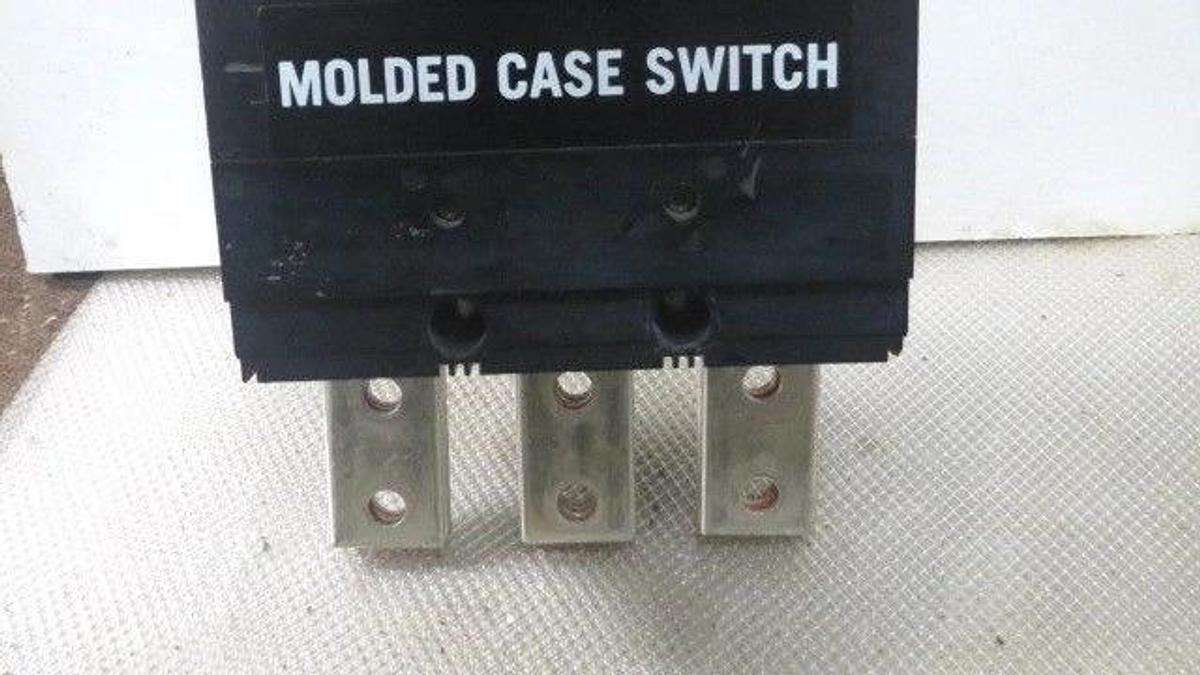 Used CUTLER HAMMER MOLDED CASE SWITCH NS36120YA 1200 AMP 600 VAC 3-POLE NS-Y