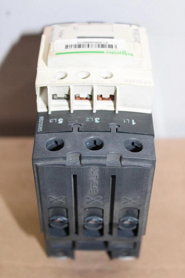 Used SCHNEIDER CONTACTOR LC1D65A X13060686010 80 AMP 600V 3-PHASE COIL: 120V