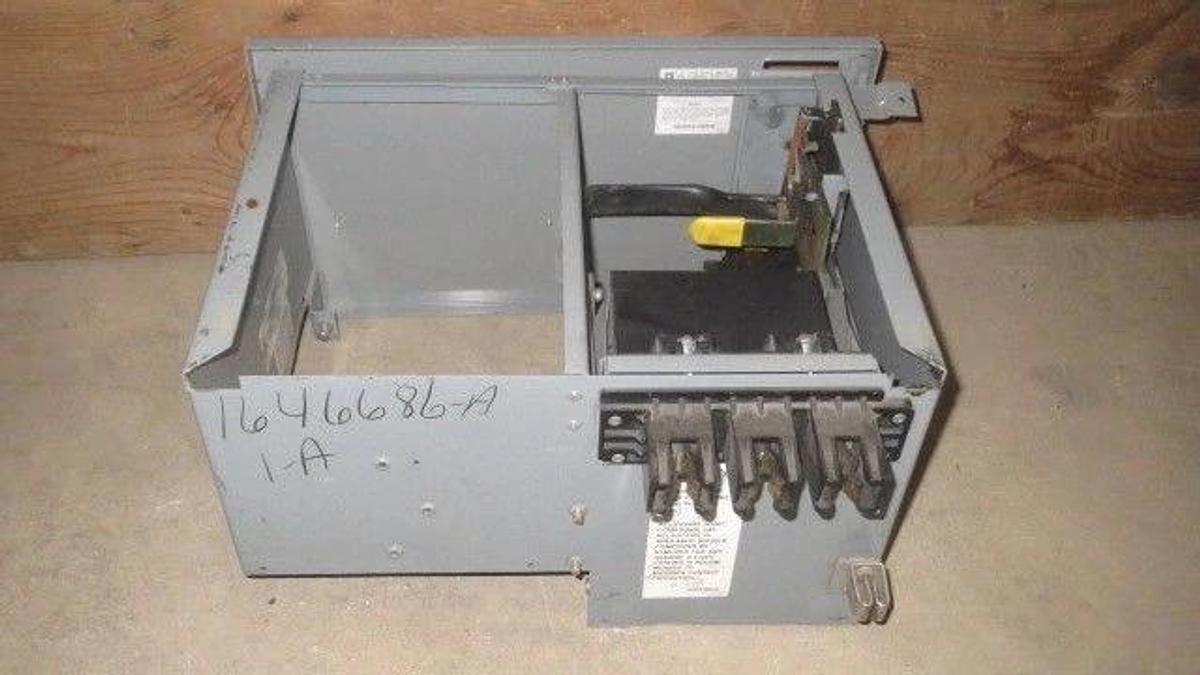 Used SQUARE D 8" MCC FEEDER BUCKET WITH 15 AMP FHP MAG-GARD BREAKER