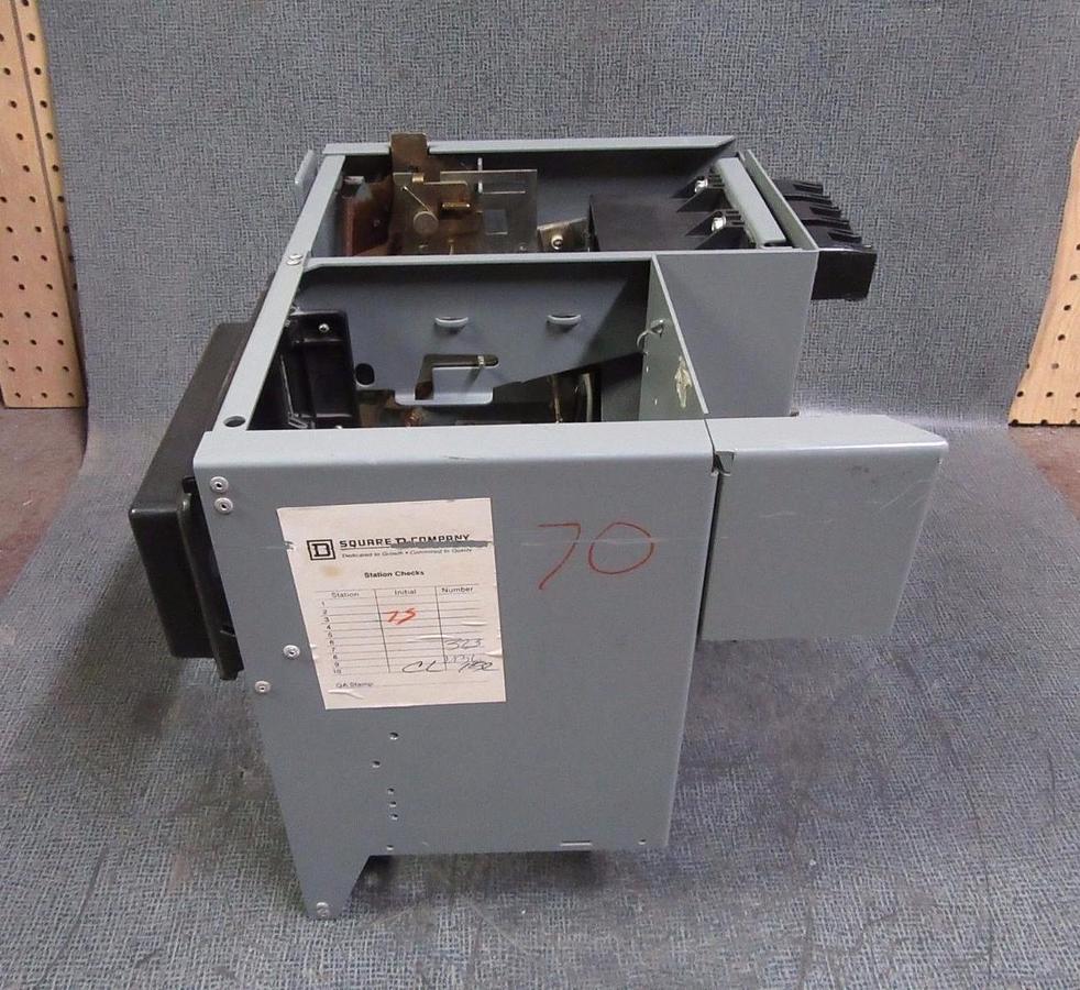 Used SQUARE D MODEL 5 MCC 12" FEEDER BUCKET WITH 15 AMP 600V FHP3601513M BREAKER