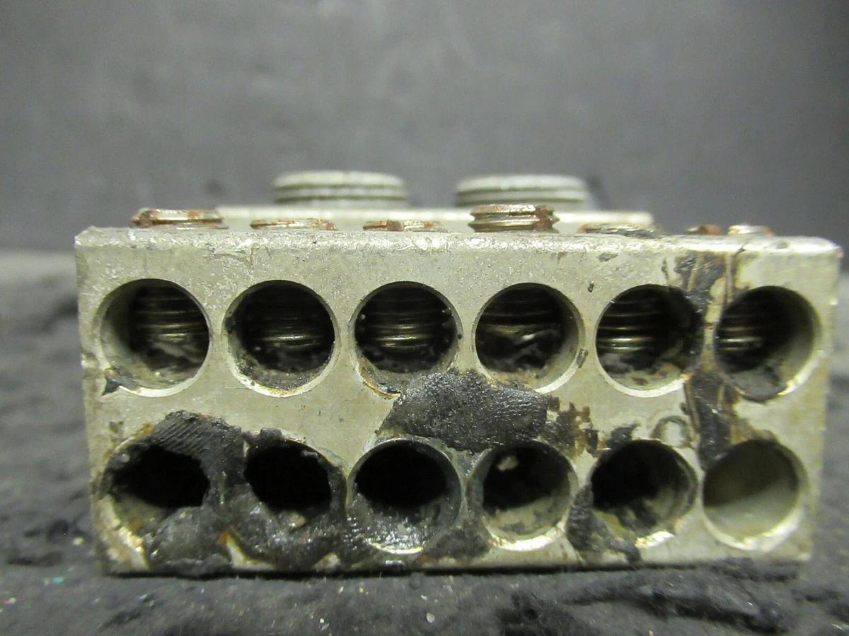 Used (3) MARATHON 97945 MECHANICAL DISTRIBUTION WIRE CONNECTOR LUG TAP 500MCM - #14