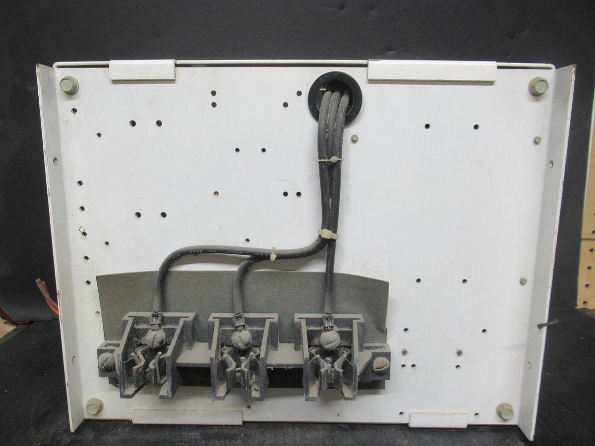 Used CUTLER HAMMER MOTOR CONTROL BUCKET 12" CHASIS 600 V NO BREAKER / STARTER W/ DOOR