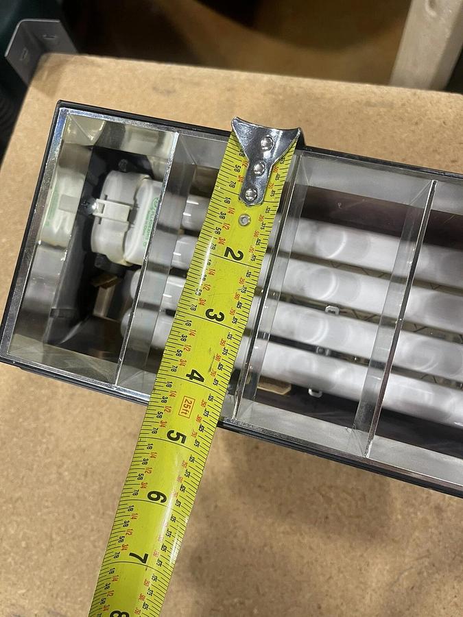 Used LIGHTOLIER 8279 LYTESPAN  TRACK LIGHTING FIXTURE BLACK 8279 FLUORESCENT BLACK