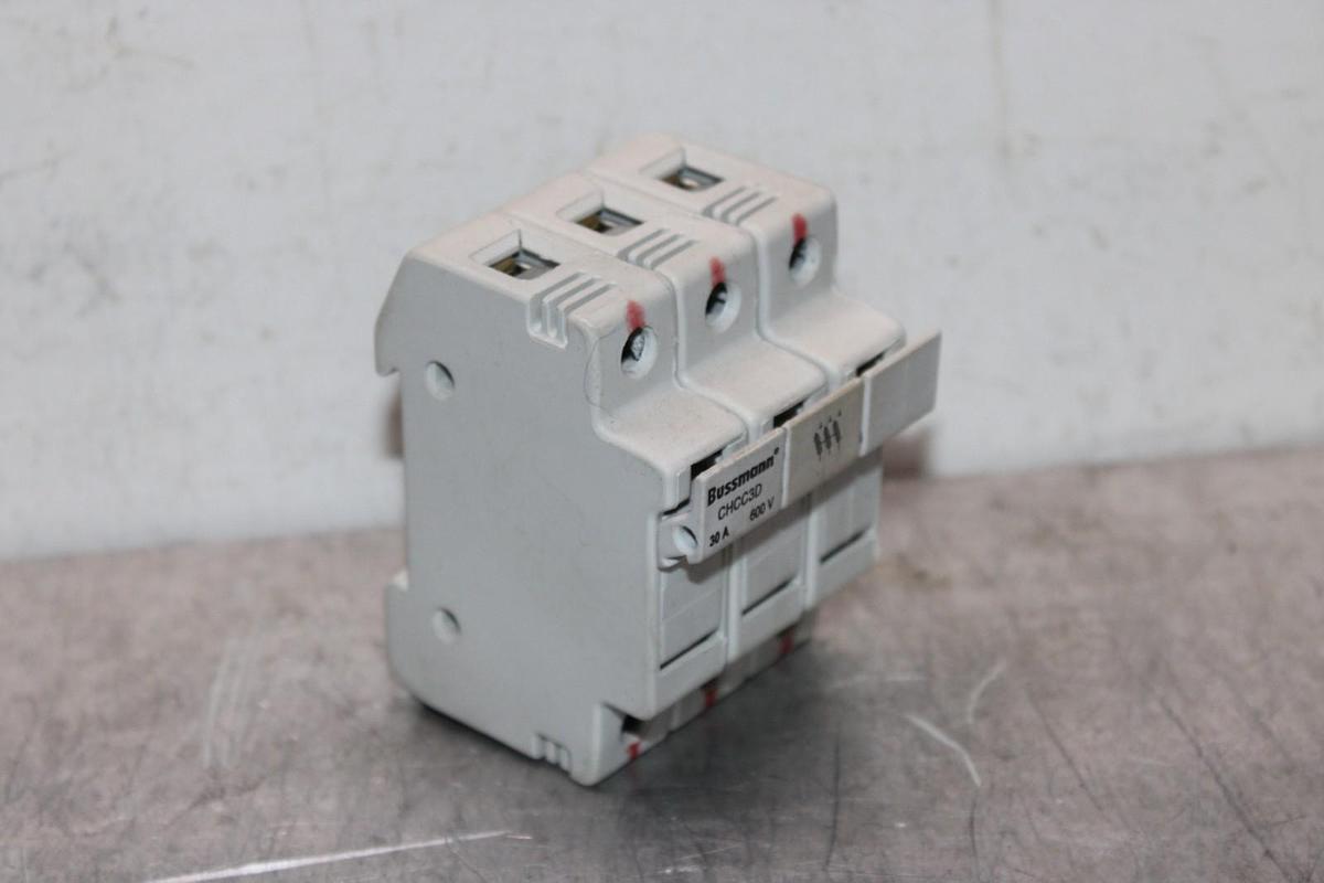 Used BUSSMAN FUSE HOLDER CHCC3D 30 AMP 3-POLE 600 VOLT FOR CLASS CC FUSES CHCC