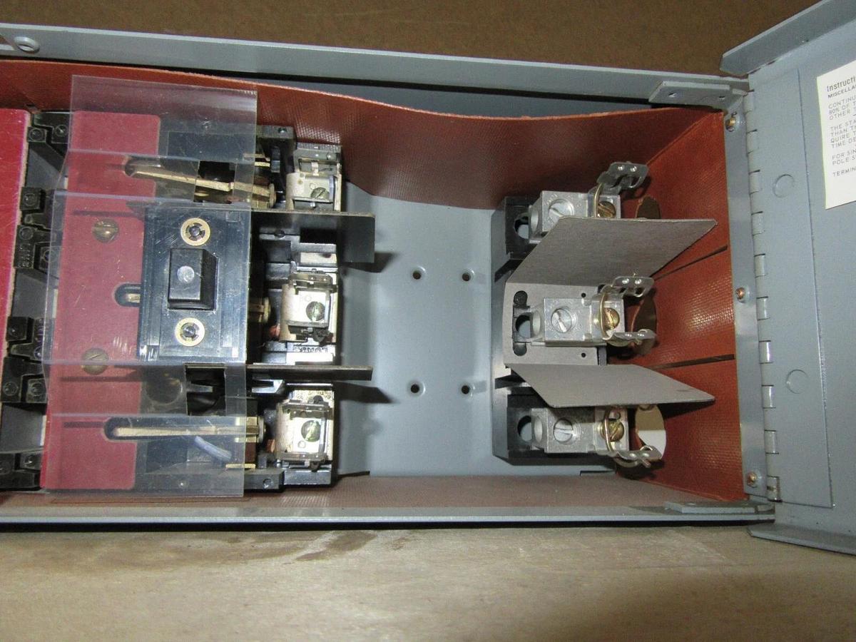 Used WETINGHOUSE FUSE PANELBOARD SWITCH  FDPT3611R 30 AMP 600 VAC 20 HP 3-POLE