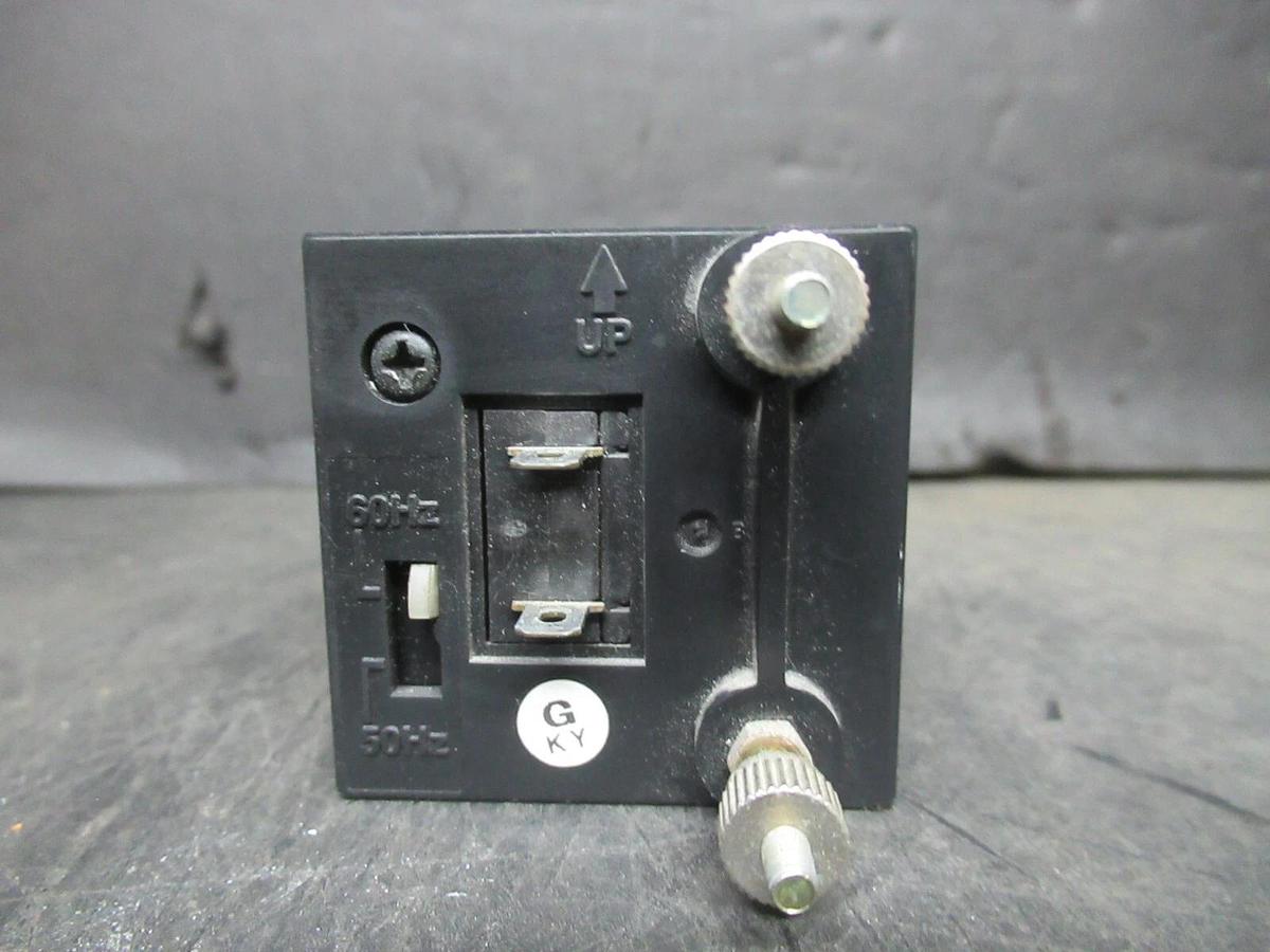 Used MATSUSHITA ELECTRIC WORKS NAIS HOUR METER TH142U 200 VAC 50/60 HZ 1.5 WATT